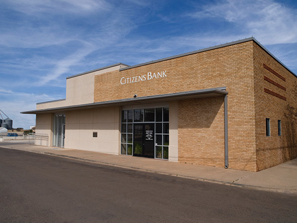 Front entry photo of our Knox City banking location
